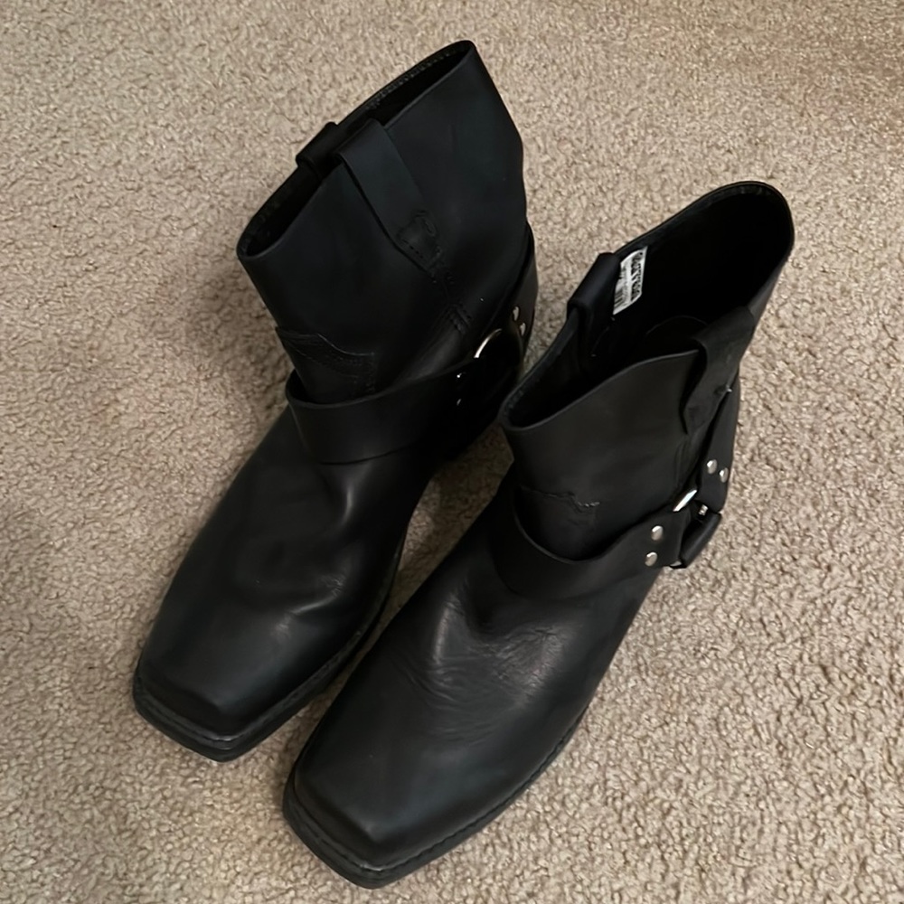 Mens Durango 7” tall Harness Boots - Size 12 - Black
